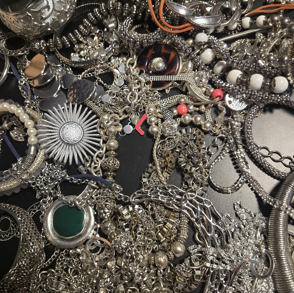 Silvertone Jewerly Lot Huge 39 Pc Vintage And Modern Wearable - Picture 12 of 12